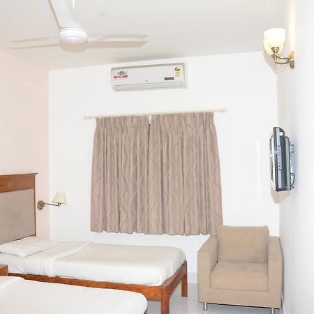 Sai Towers Hotel Puttaparthi Bagian luar foto