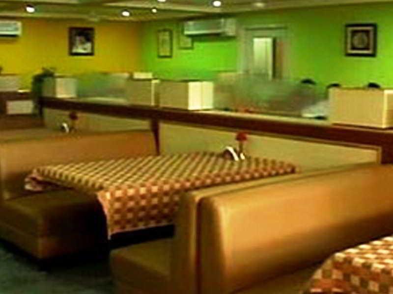 Sai Towers Hotel Puttaparthi Bagian luar foto