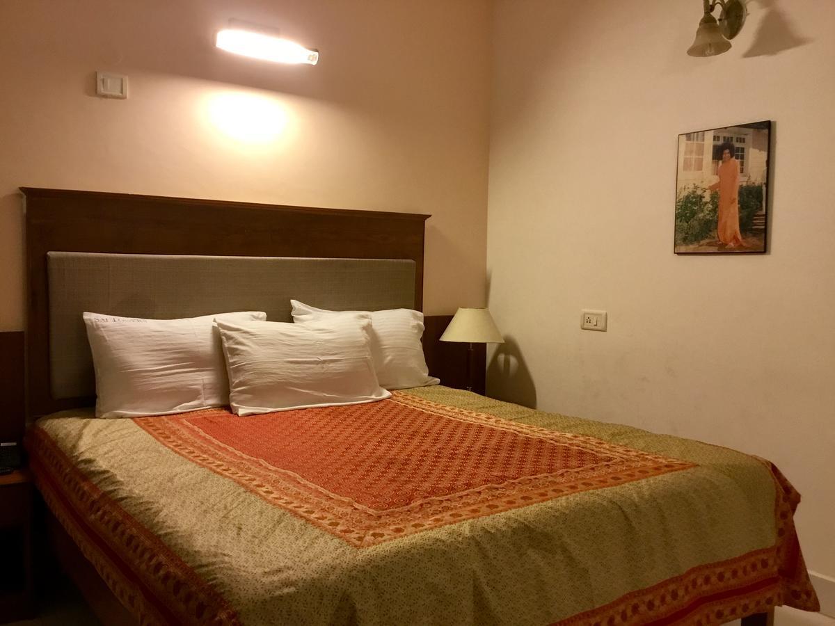 Sai Towers Hotel Puttaparthi Bagian luar foto