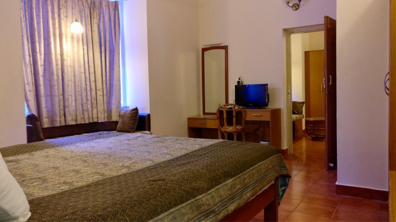 Sai Towers Hotel Puttaparthi Bagian luar foto