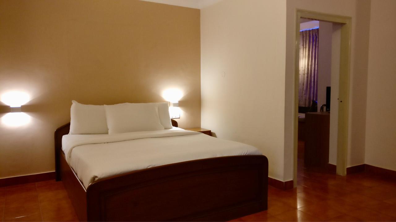 Sai Towers Hotel Puttaparthi Bagian luar foto