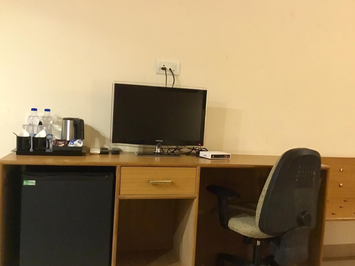 Sai Towers Hotel Puttaparthi Bagian luar foto