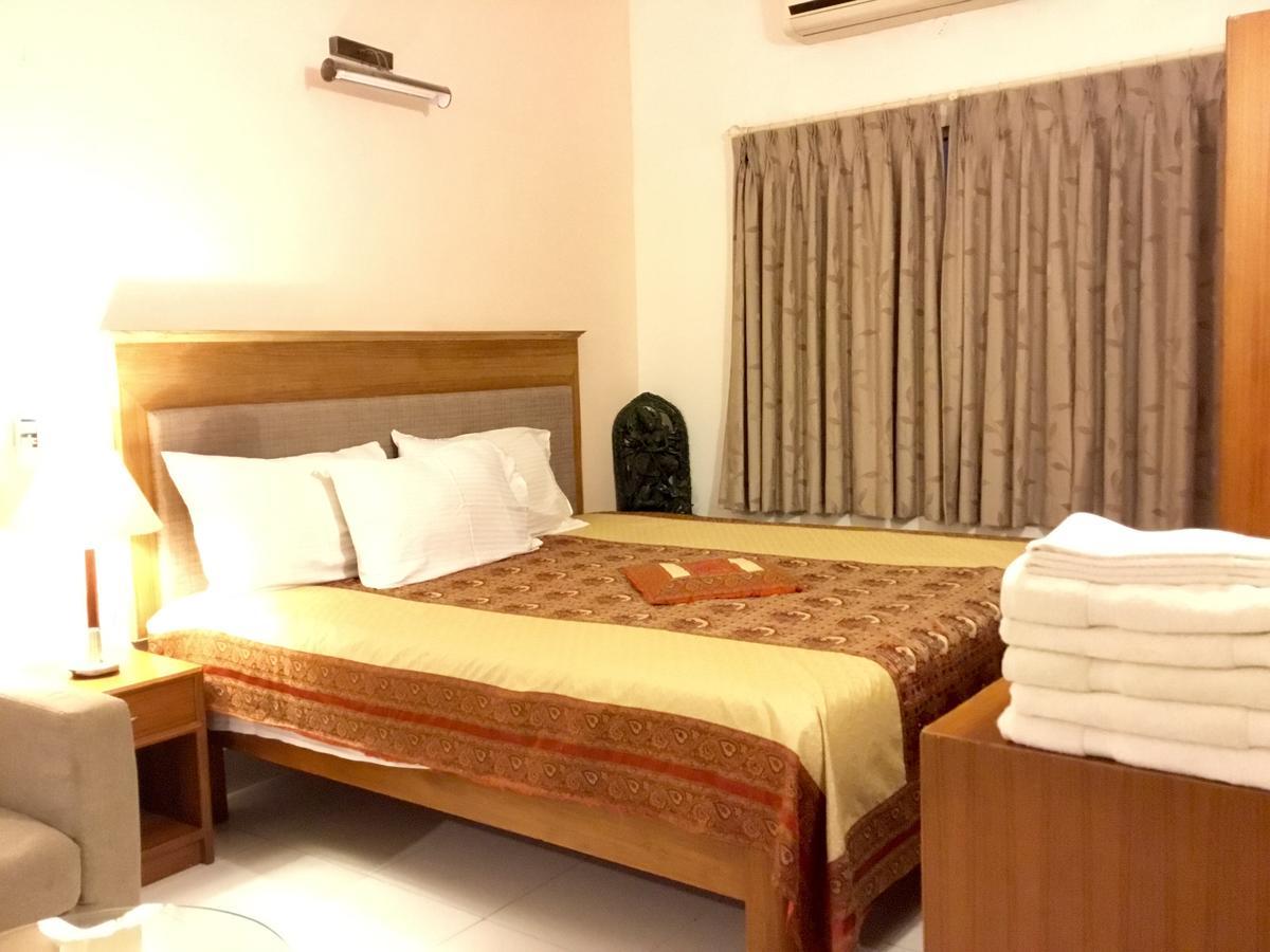 Sai Towers Hotel Puttaparthi Bagian luar foto
