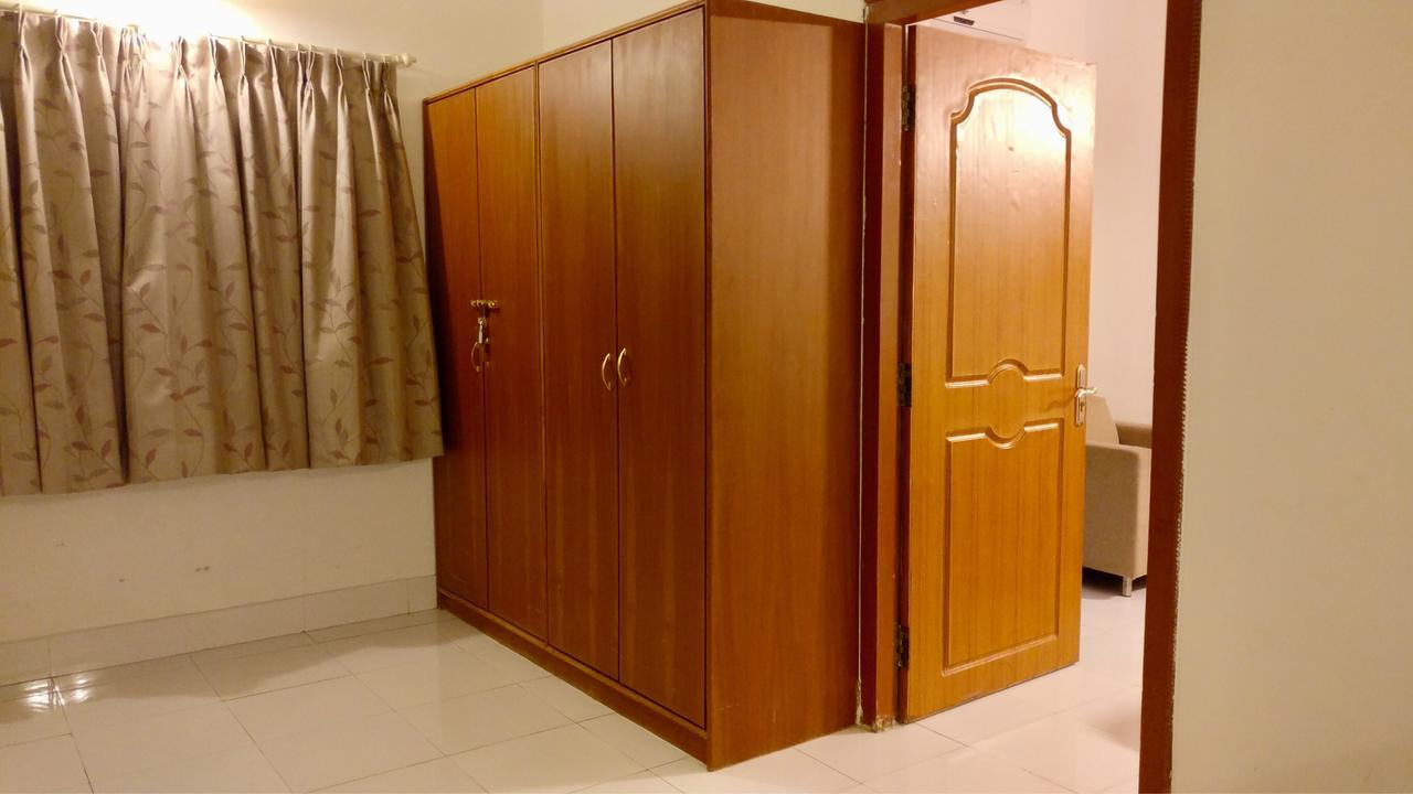 Sai Towers Hotel Puttaparthi Bagian luar foto