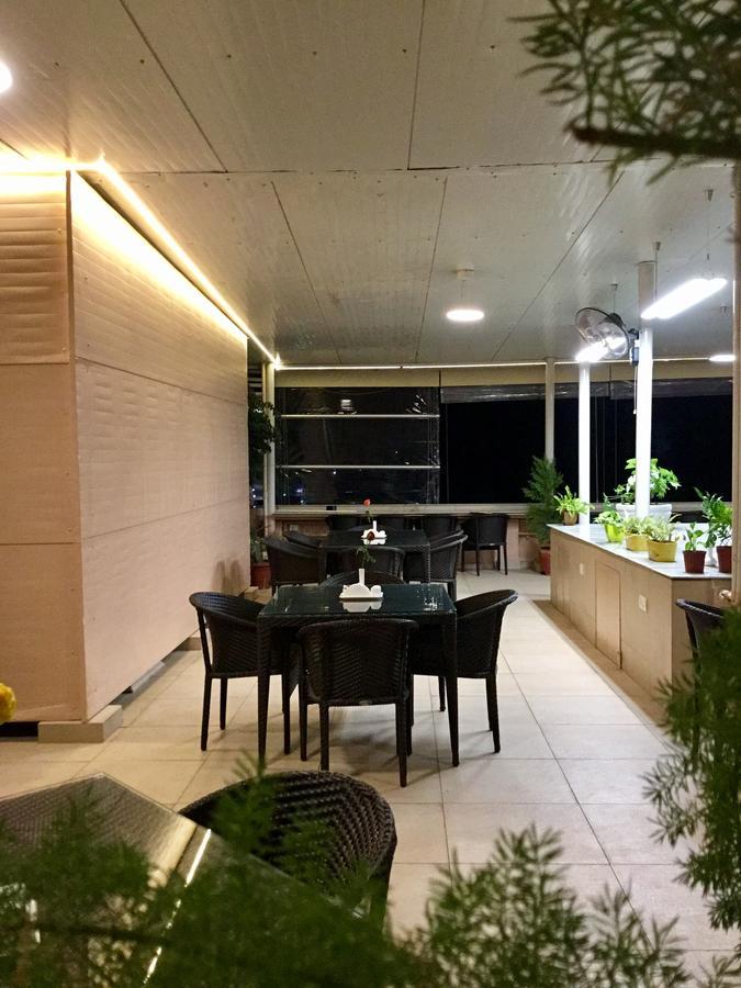 Sai Towers Hotel Puttaparthi Bagian luar foto