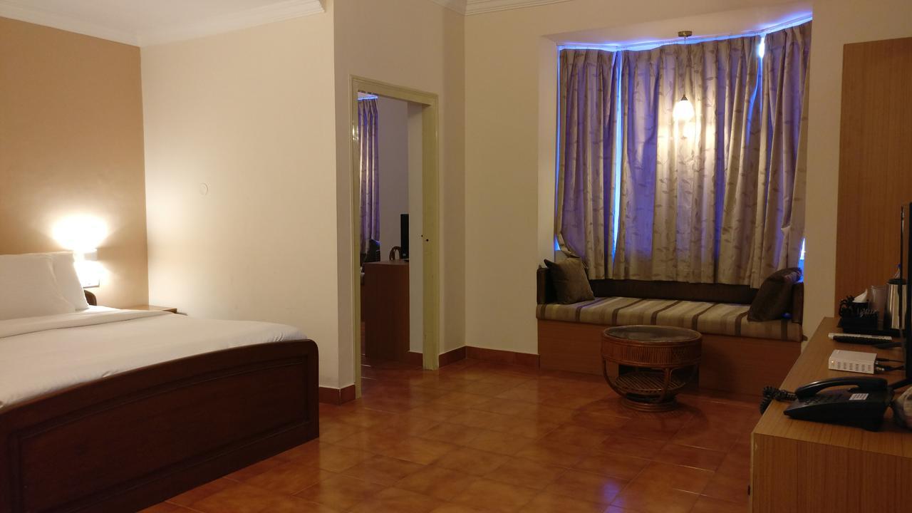 Sai Towers Hotel Puttaparthi Bagian luar foto